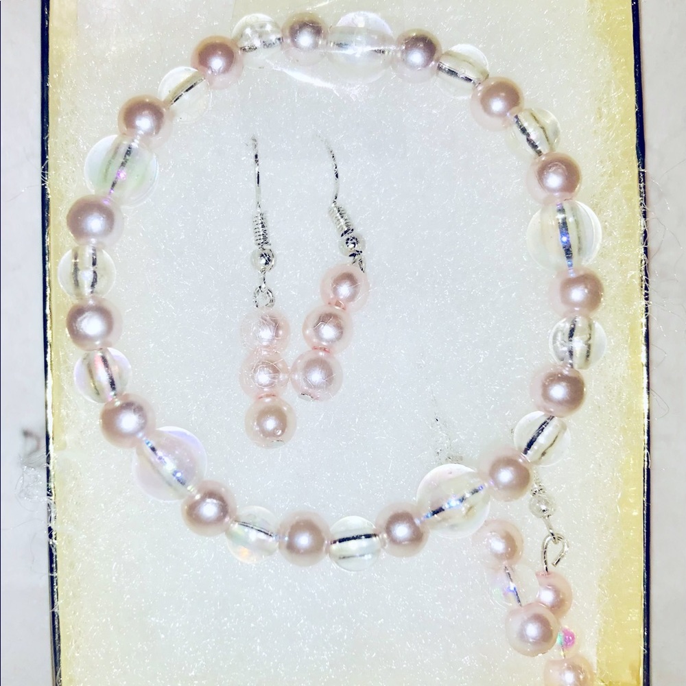 ROSE PINK AND CLEAR GLASS BEADED BRACELET AND EARRINGS SET